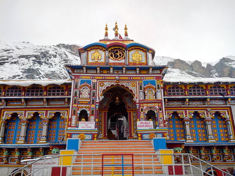 Badrinath Temple colourful facade Uttarakhand